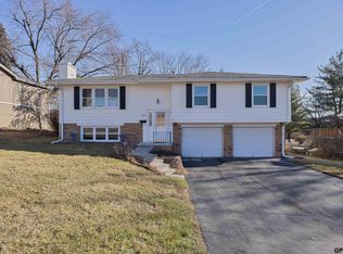 1009 S Harrison St, Papillion, NE 68046