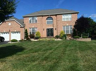 27 Kay Ct, Monroe Twp, NJ 08831
