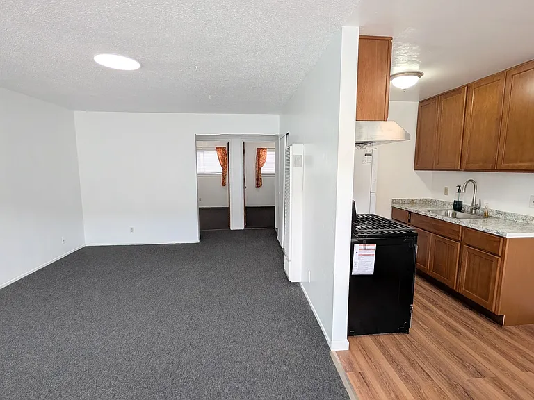 1843 8th Ave #6 — Photo 3