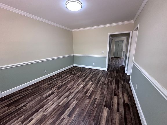 3rd image of 506 10th St