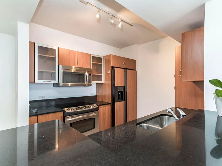 18800 NE 29th Ave #923 — Photo 9