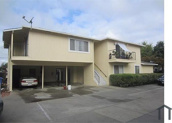 1st image of 3190 Impala Dr #3