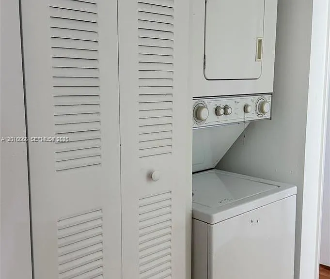 216 Lake Pointe Dr #223 — Photo 9