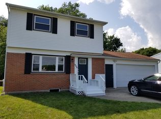 212 Stadium Dr, Middleville, MI 49333