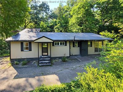 807 Honeysuckle Rd, Elkview, WV, 25071