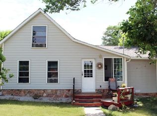 216 N 6th St, Sundance, WY 82729