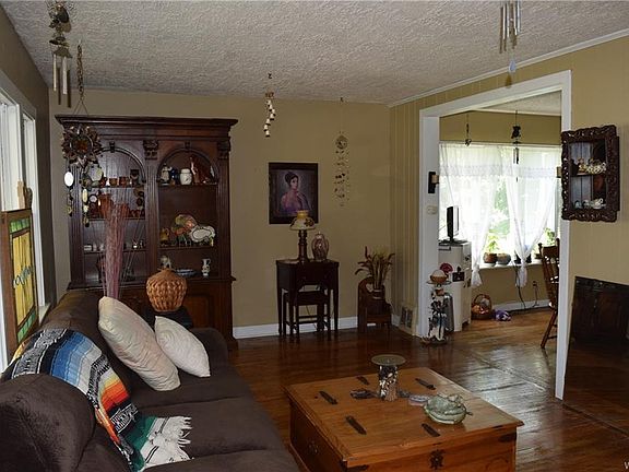 4th image of 3338 S Niag Falls Blvd
