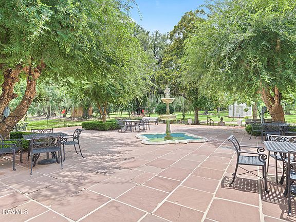 5th image of 3296 E Oaklawn Dr