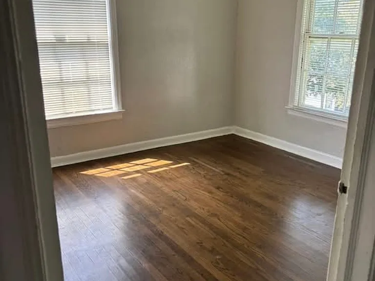 517 N Oak Cliff Blvd — Photo 7