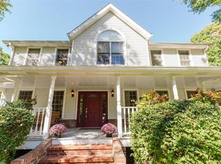 3839 Pointe Forest Dr, Florissant, MO 63034