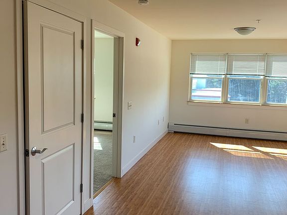 4th image of 1191 North Ave APT 402