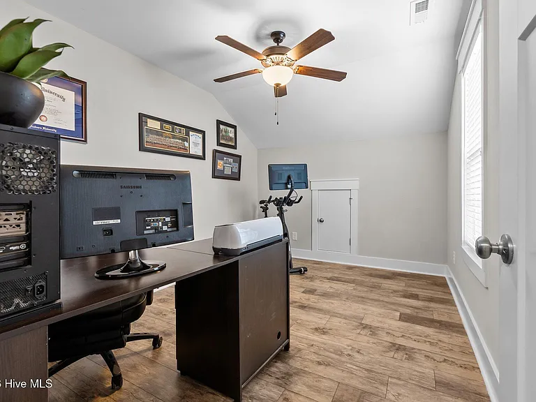 217 Thistleberry Dr — Photo 26