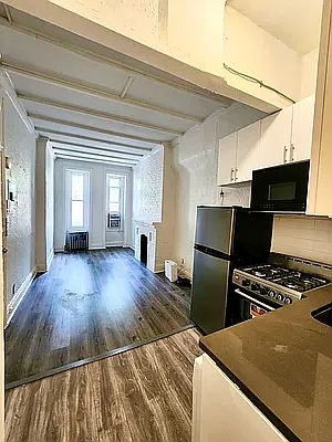 2nd image of 42 Horatio St #1