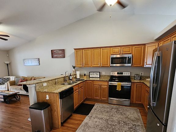 5th image of 15557 Chamberlain Blvd