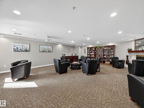 5th image of 70 Crystal Ln #307