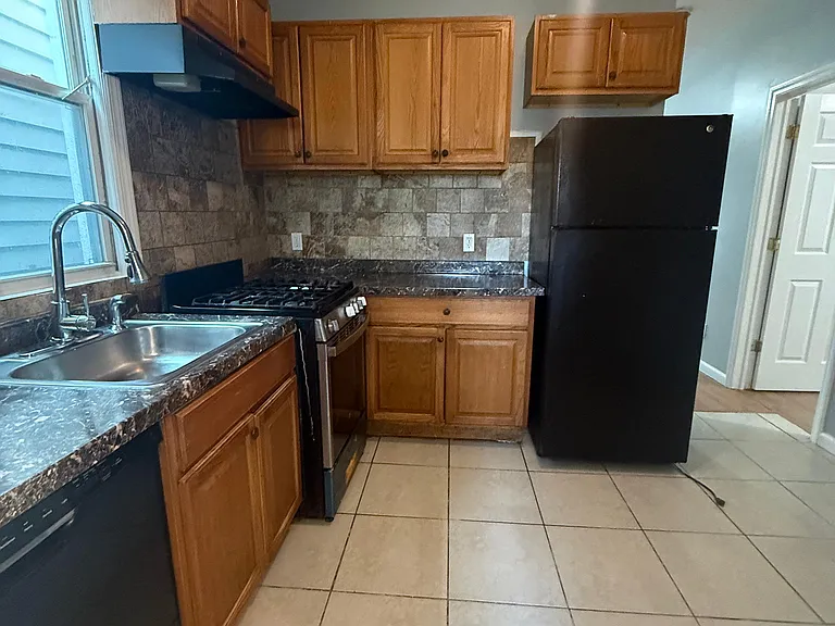 44 Durand Pl #2 — Photo 7