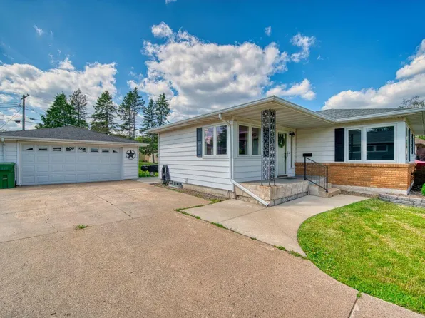 3313 2nd Ave E, Hibbing, MN 55746