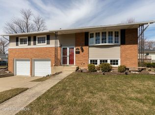 864 E Baldwin Rd, Palatine, IL 60074