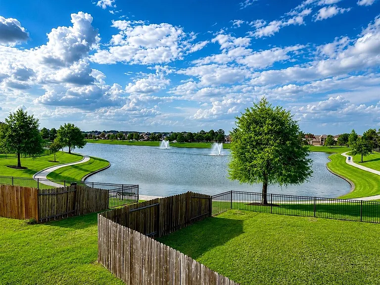 18406 Water Scene Trl — Photo 1