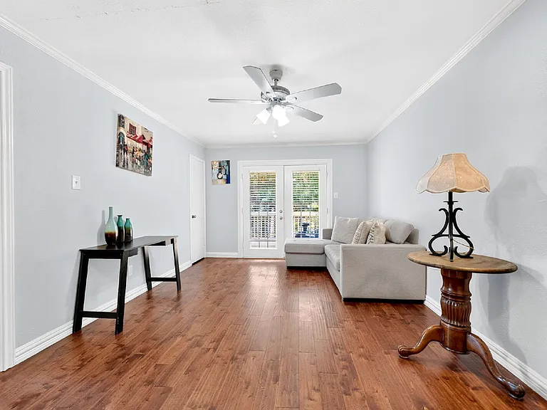 310 Overland Dr — Photo 16