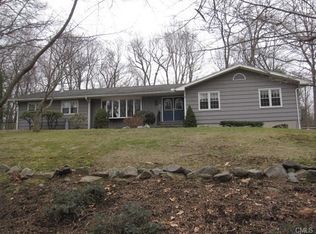 100 Fox Rd, Trumbull, CT 06611