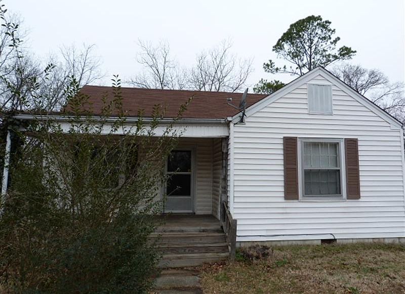1st image of 206 Hillcrest Dr