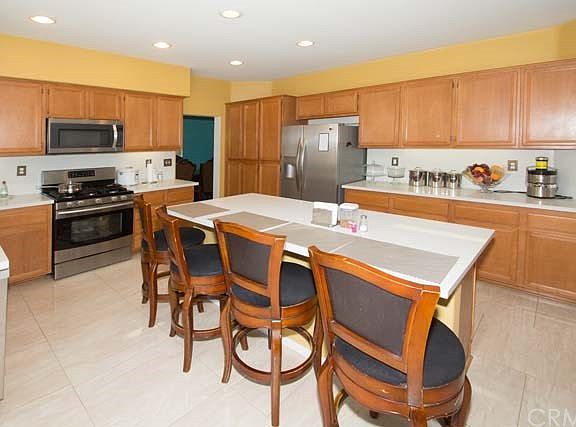 2nd image of 29707 Castlewood Dr