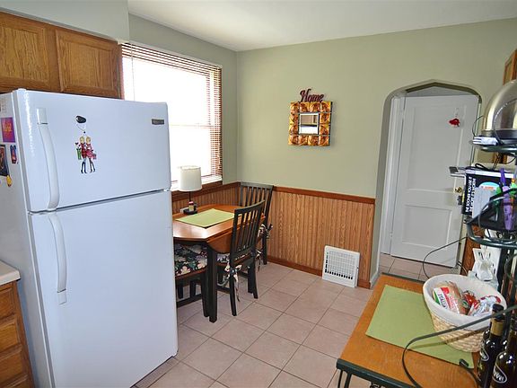 4th image of 3305-3307 Merrill Ave