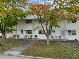 625 N Briarcliff Dr #3, Appleton, WI 54915