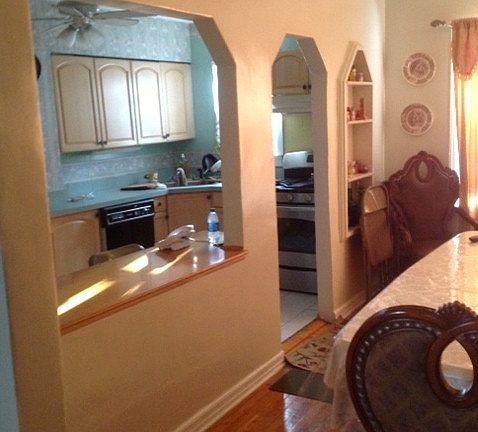 5th image of 11922 219th St