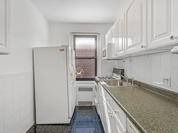 96-11 65th Road image 5 of 11