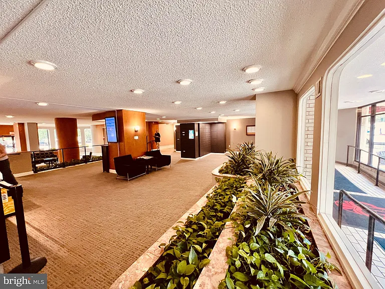 2500 N Van Dorn St #401 — Photo 4