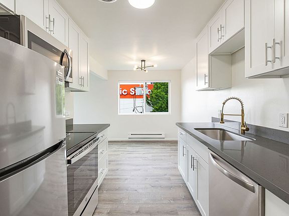 3rd image of 2850 15th Ave W #2B-1Ba-1005Sqft