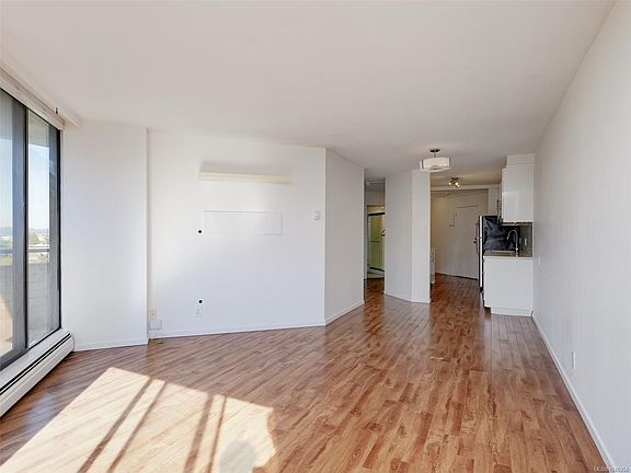 4th image of 620 Toronto St #710