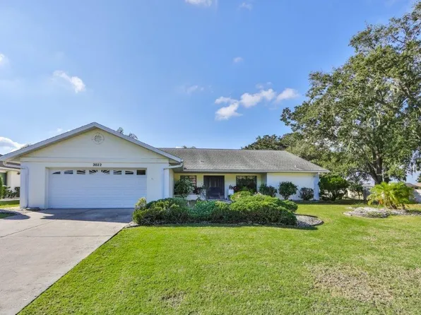 2022 E View Dr, Sun City Center, FL 33573