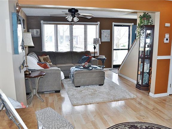 3rd image of 222 Seabert Ave