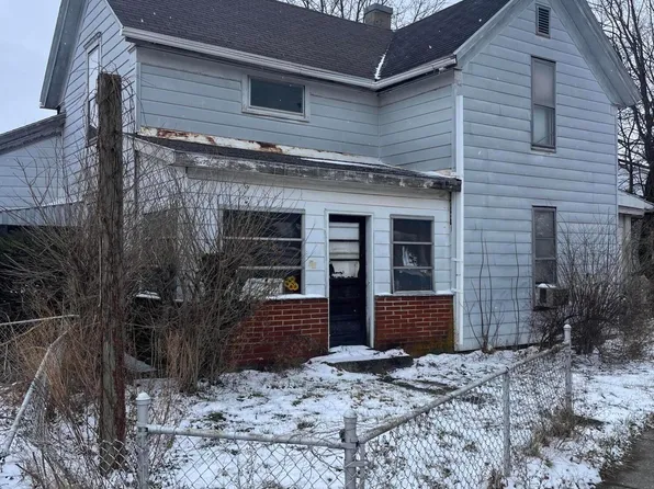 86 N South St, New Vienna, OH 45159