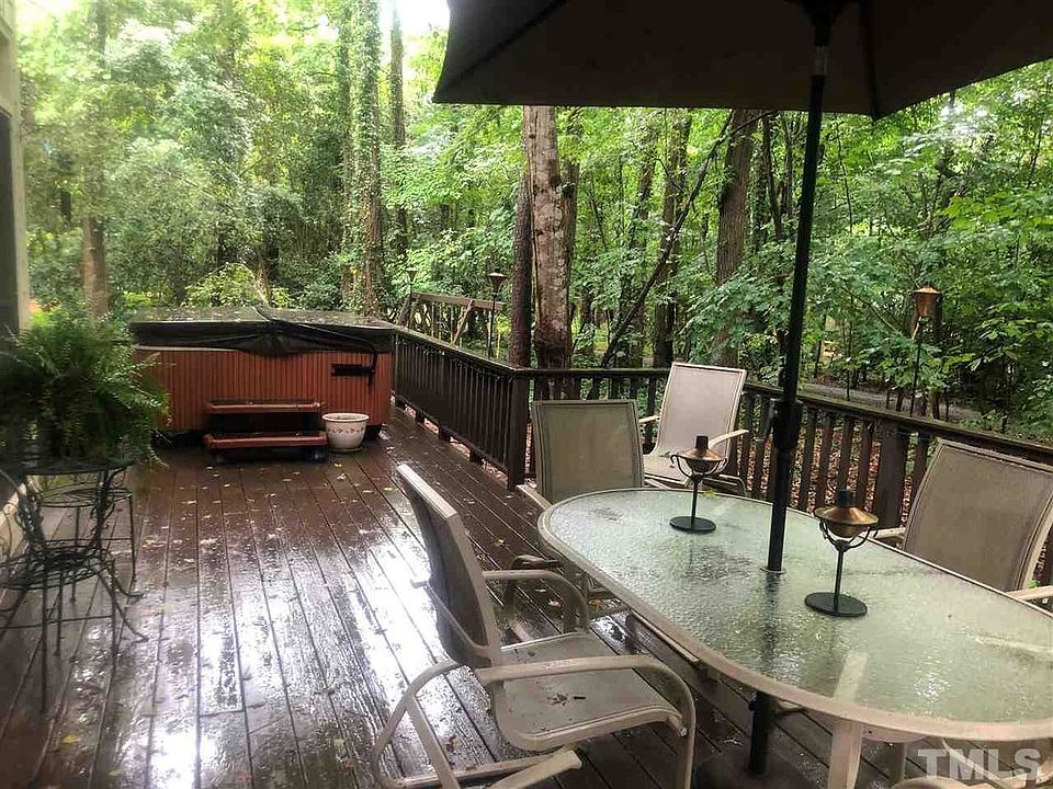 2nd image of 106 Shadow Bend Ln