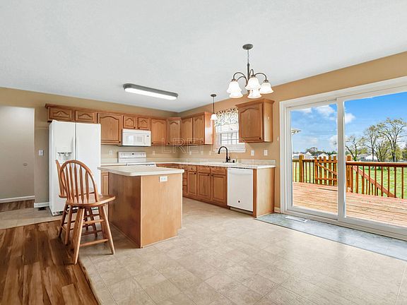 3rd image of 414 Watkins Glen Way