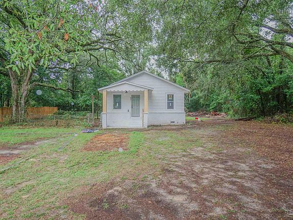 3rd image of 881 Petunia Ave