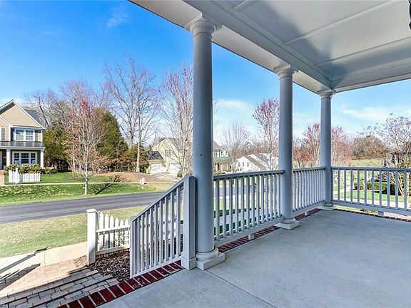 4th image of 1987 Cedar View Dr