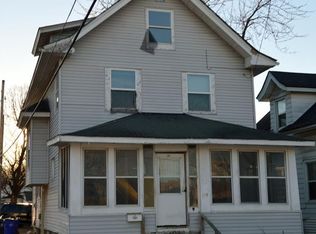 118 9th St NW, Cedar Rapids, IA