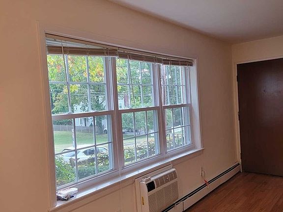 4th image of 45 Maltbie Ave APT 6A