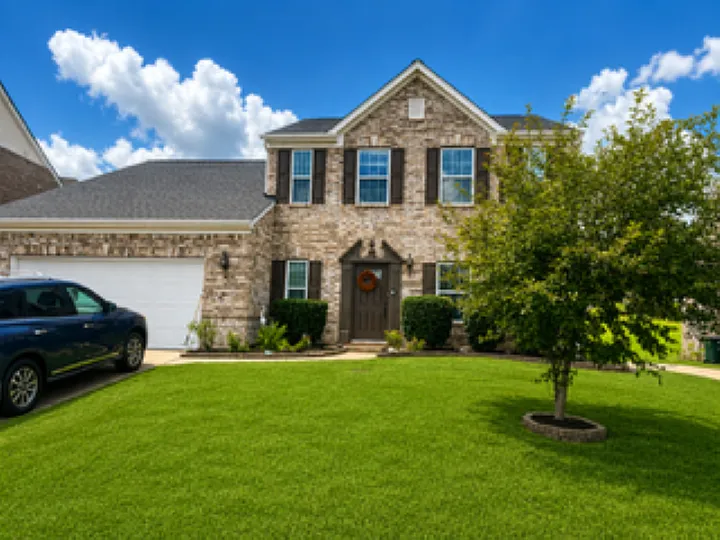 4 bed, 3.5 bath, 2138 sqft, $2,600 — Photo 1