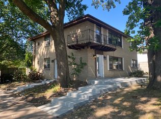 1555 N 116th St, Wauwatosa, WI 53226