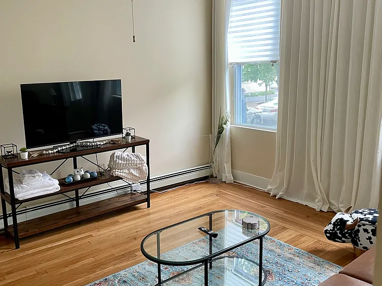 498 Washington St #1 — Photo 3