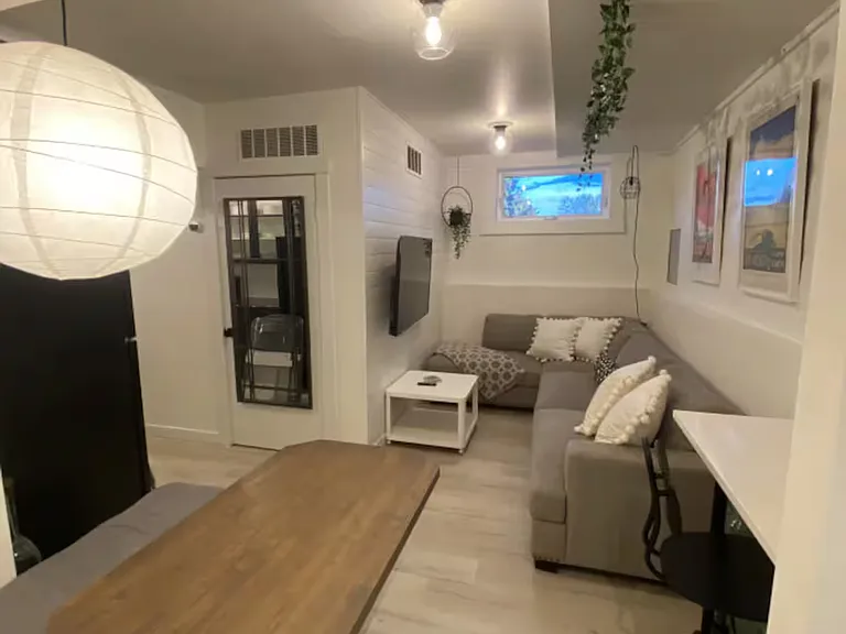 1001 N Columbia St #2 — Photo 3