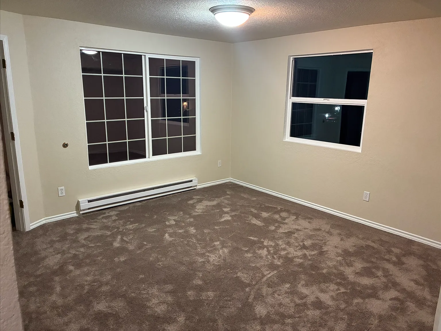 4 bed, 2750 sqft, $2,400 — Photo 1