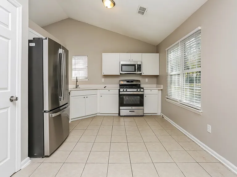 5453 Fox Valley Ln — Photo 8