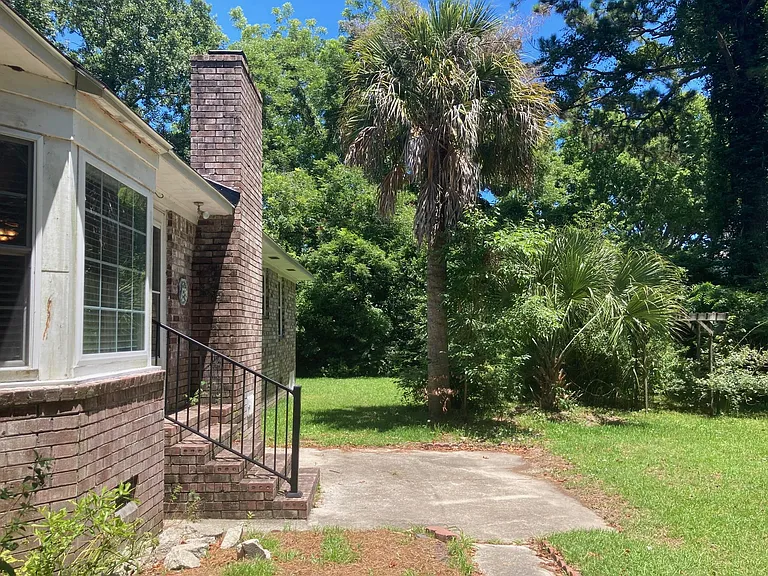 1133 Island View Dr — Photo 2